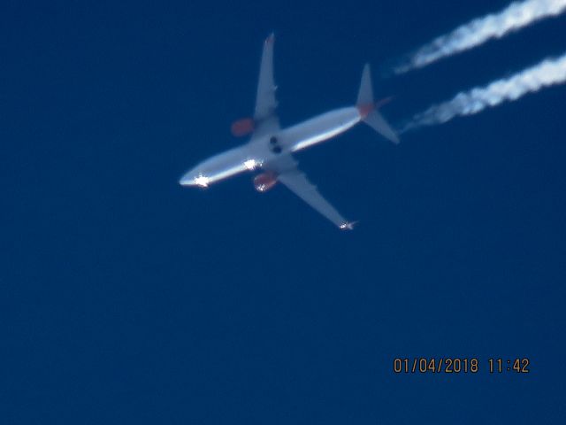 Boeing 737-800 (C-FYJD)