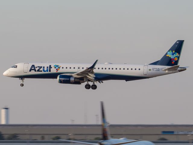 EMBRAER 195 (PR-AXR)