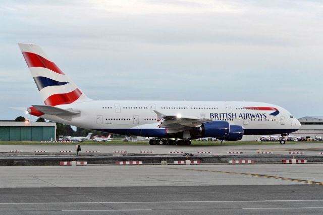 Airbus A380-800 (G-XLEL)