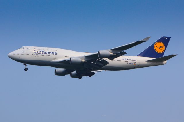 Boeing 747-400 (D-ABVW)