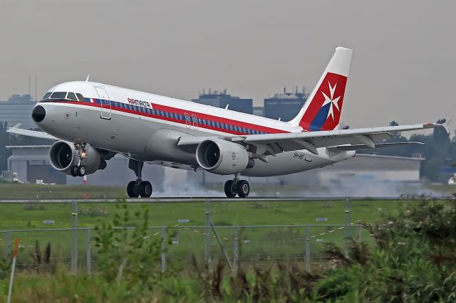 Airbus A320 (9H-AEI)