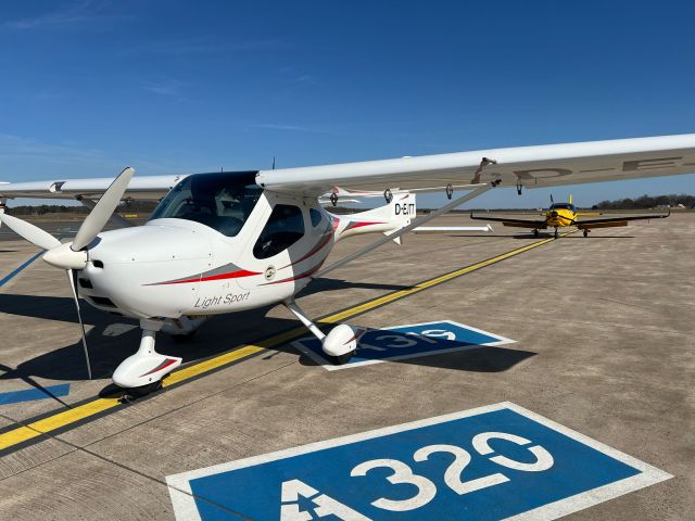 REMOS GX (D-EJTT) - In Braunschweig 