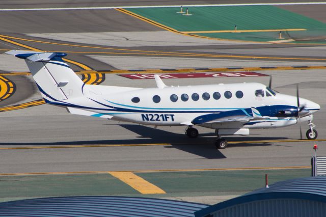 Beechcraft Super King Air 350 (N221FT)