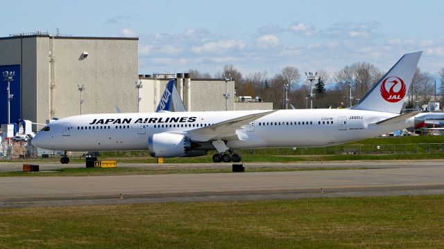 Boeing 787-9 Dreamliner (JA881J) - BOE455 taxis to the Boeing North ramp on completion of a test flight on 4.5.21. (ln 1057 / cn 66514).