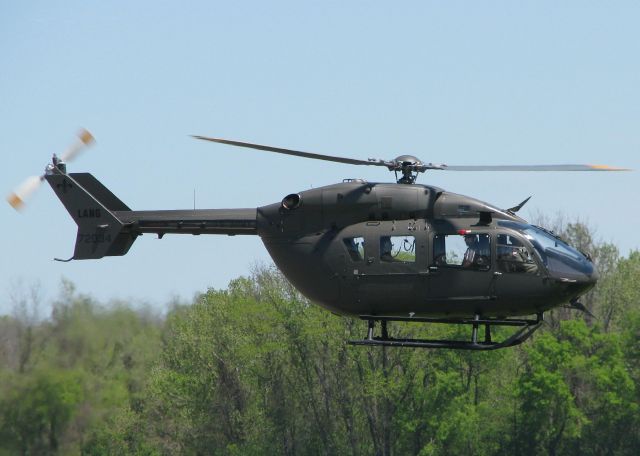 KAWASAKI EC-145 (07-0234) - U.S. ARMY UH-72A Lakota (Eurocopter EC-145) departing the Shreveport Downtown airport.