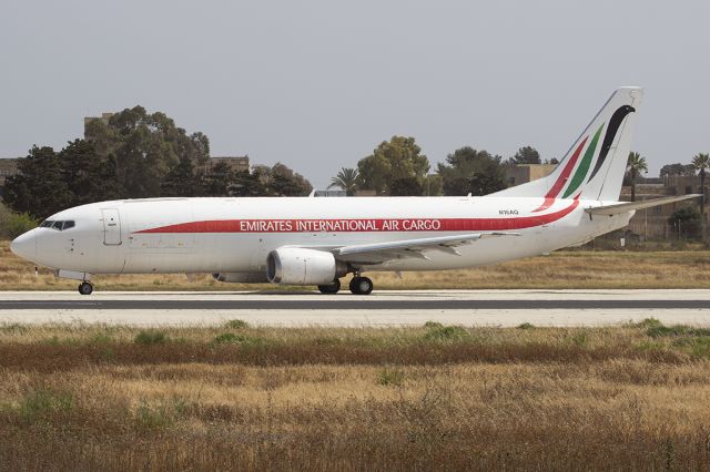 BOEING 737-400 (N16AQ)