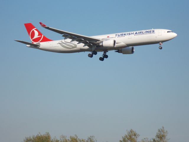 Airbus A330-300 (TC-JOH)