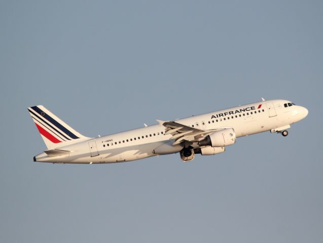 Airbus A320 (F-HBNG)