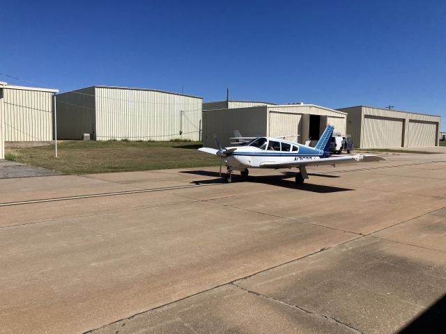 Piper Cherokee (N7523J)