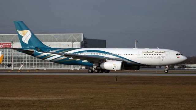 Airbus A330-200 (A4O-DA)