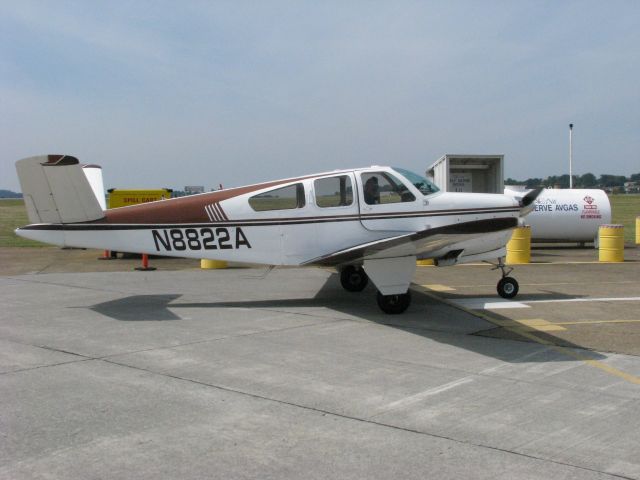 Beechcraft 35 Bonanza (N8822A)