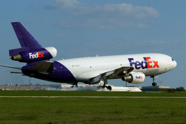 McDonnell Douglas DC-10 (N389FE) - 22 arrival.