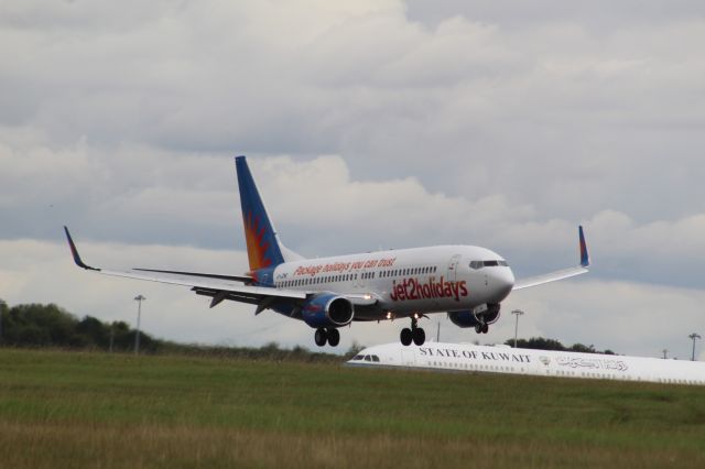 Boeing 737-800 (G-JZHE) - Airline: Ryanairbr /Plane: Jet2 Holidaysbr /Location: STN (London Stansted Airport)br /Date: 18.09.22 (dd/mm/yy)