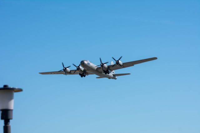 Boeing B-29 Superfortress (N529B) - 2018 07 21 09:33 First flight of the day from the end of the runway.