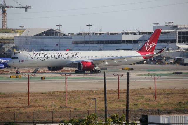 Airbus A350-1000 (G-VRNB)