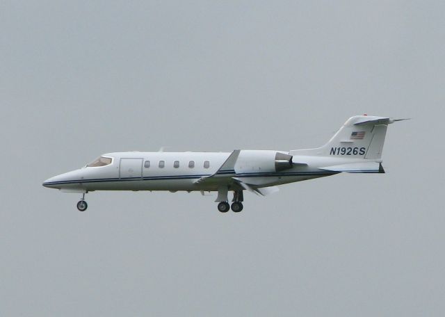Learjet 31 (N1926S) - Landing at Shreveport Regional.