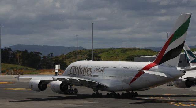 Airbus A380-800 (A6-EOG) - 13 Dec 17