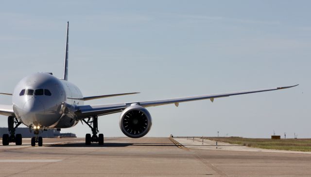 Boeing 787-9 Dreamliner (N822AN)