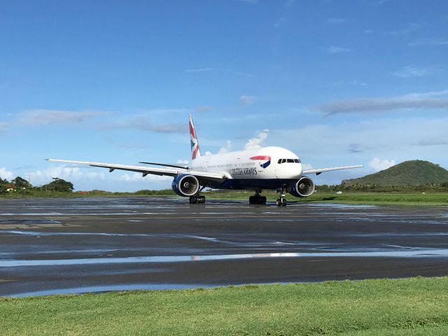 Boeing 777 (G-YMMA)