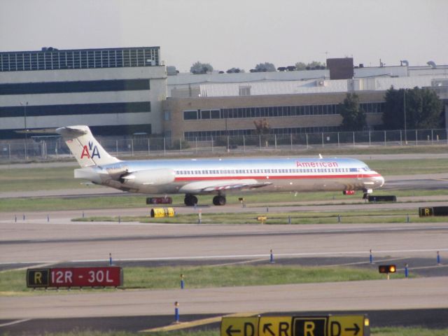 McDonnell Douglas MD-83 (N76200)