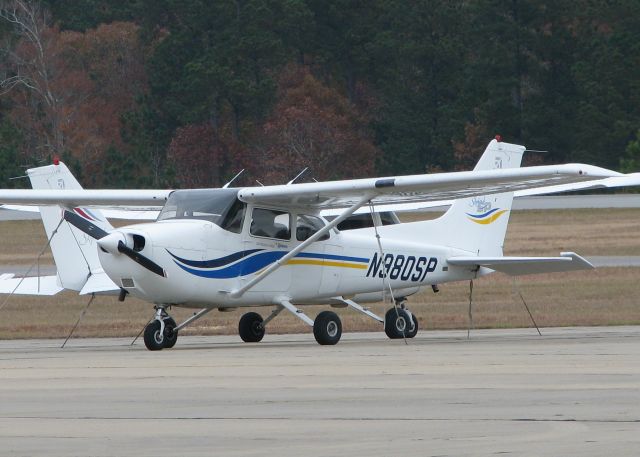 Cessna Skyhawk (N980SP) - Parked at the Ruston Louisiana airport.