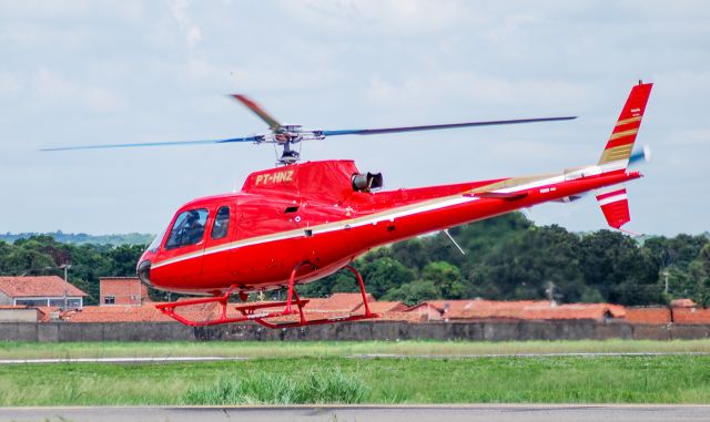 Eurocopter AS-350 AStar (PT-HNZ)