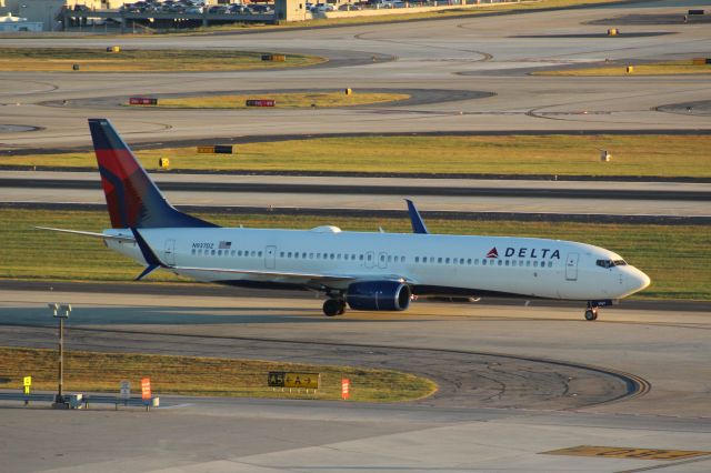 Boeing 737-900 (N937DZ)