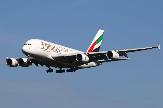 Airbus A380-800 (A6-EEX)