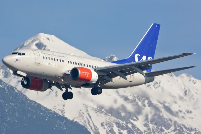 BOEING 737-600 (LN-RCW)