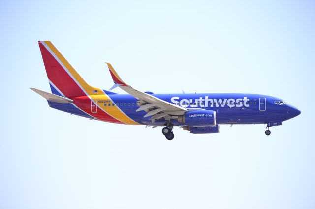 Boeing 737-700 (N223WN)