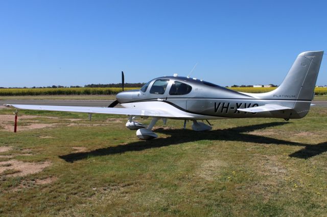 Cirrus SR-22 (VH-XVC)