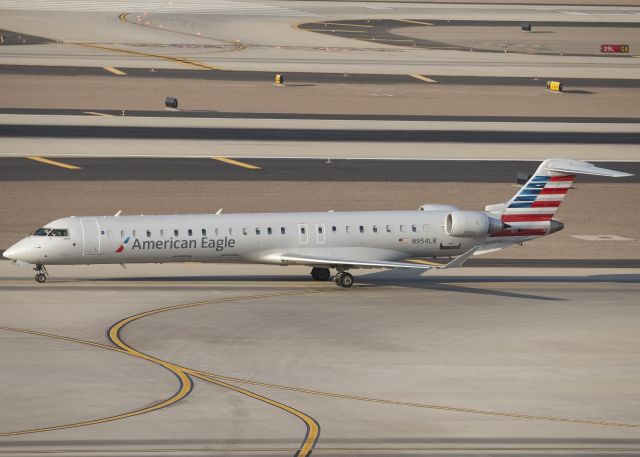 Canadair Regional Jet CRJ-900 (N954LR)