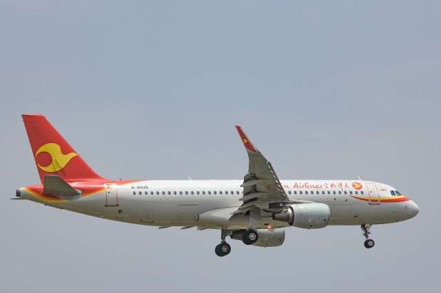 B-8505 — - A320-214(WL)(B-8505) Landing