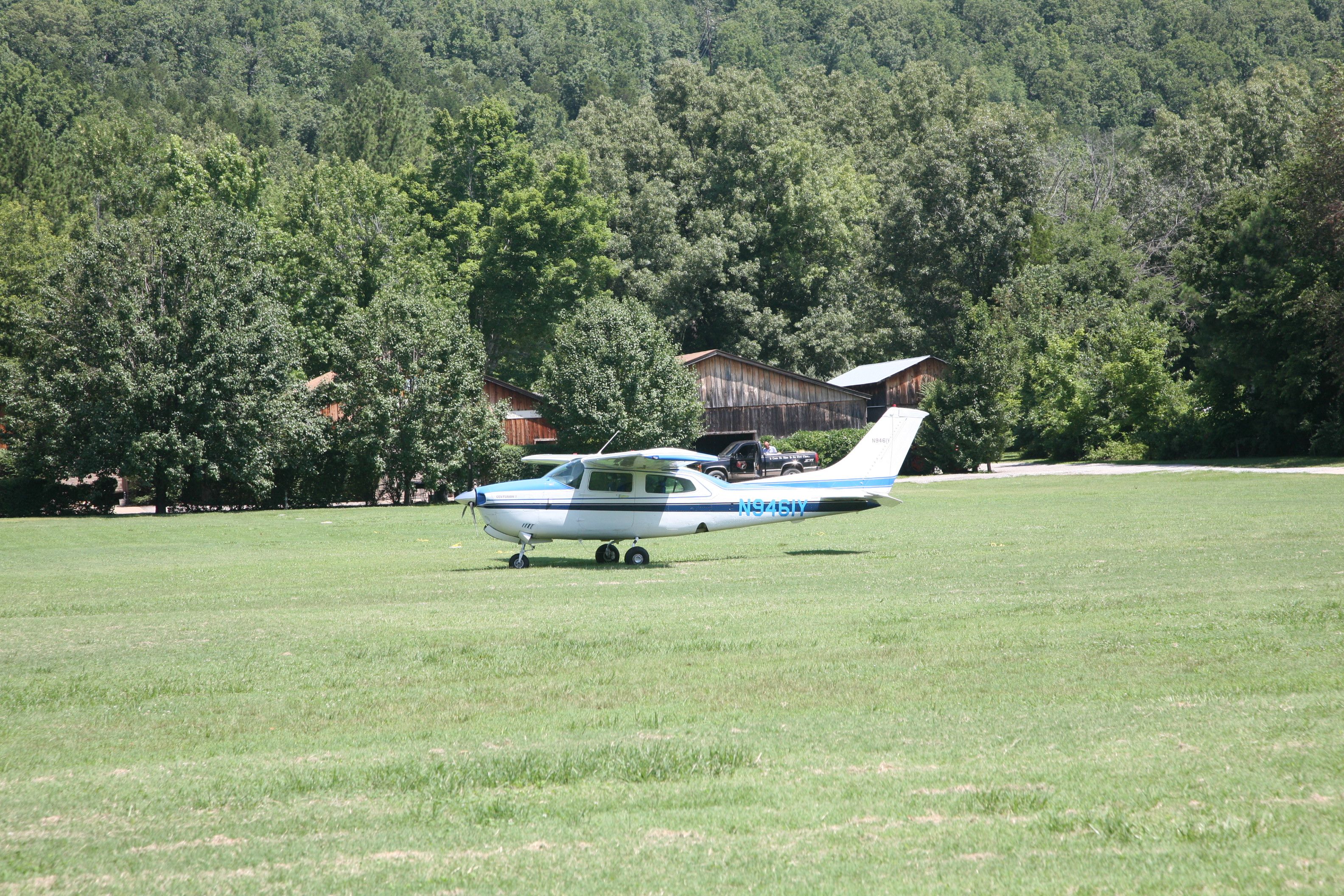 Cessna Centurion (N9461Y) - N9461Y,  T210N