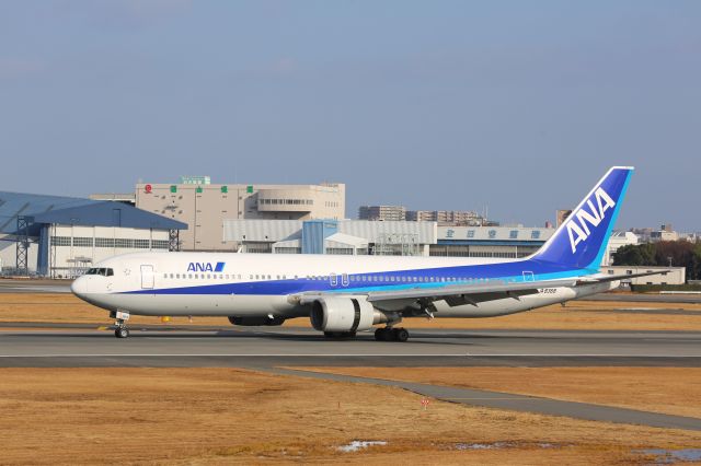 BOEING 767-300 (JA8368)