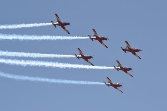 — — - Roulettes at the Australian International Airshow 2013.