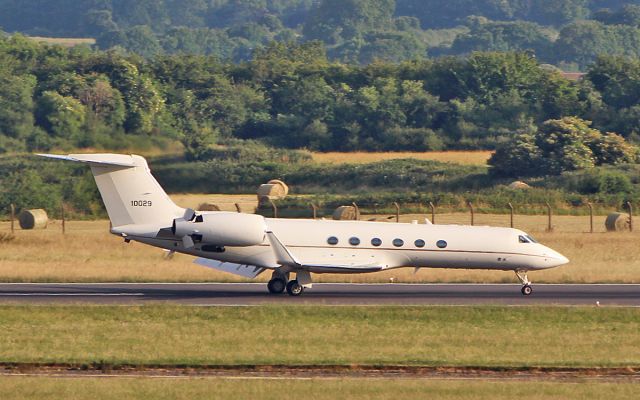 01-0029 — - "spar32" usaf c-37a 01-0029 landing at shannon 27/6/18.