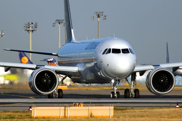 Airbus A320neo (D-AINM)