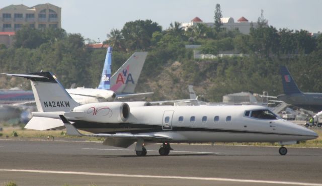 Learjet 60 (N424KW)