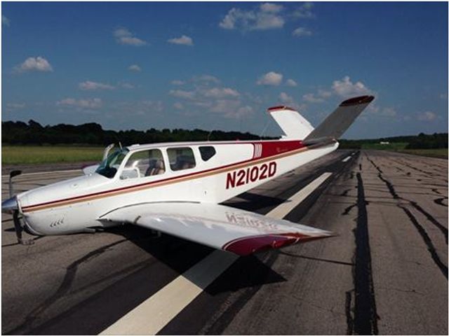 Beechcraft 35 Bonanza (N2102D)