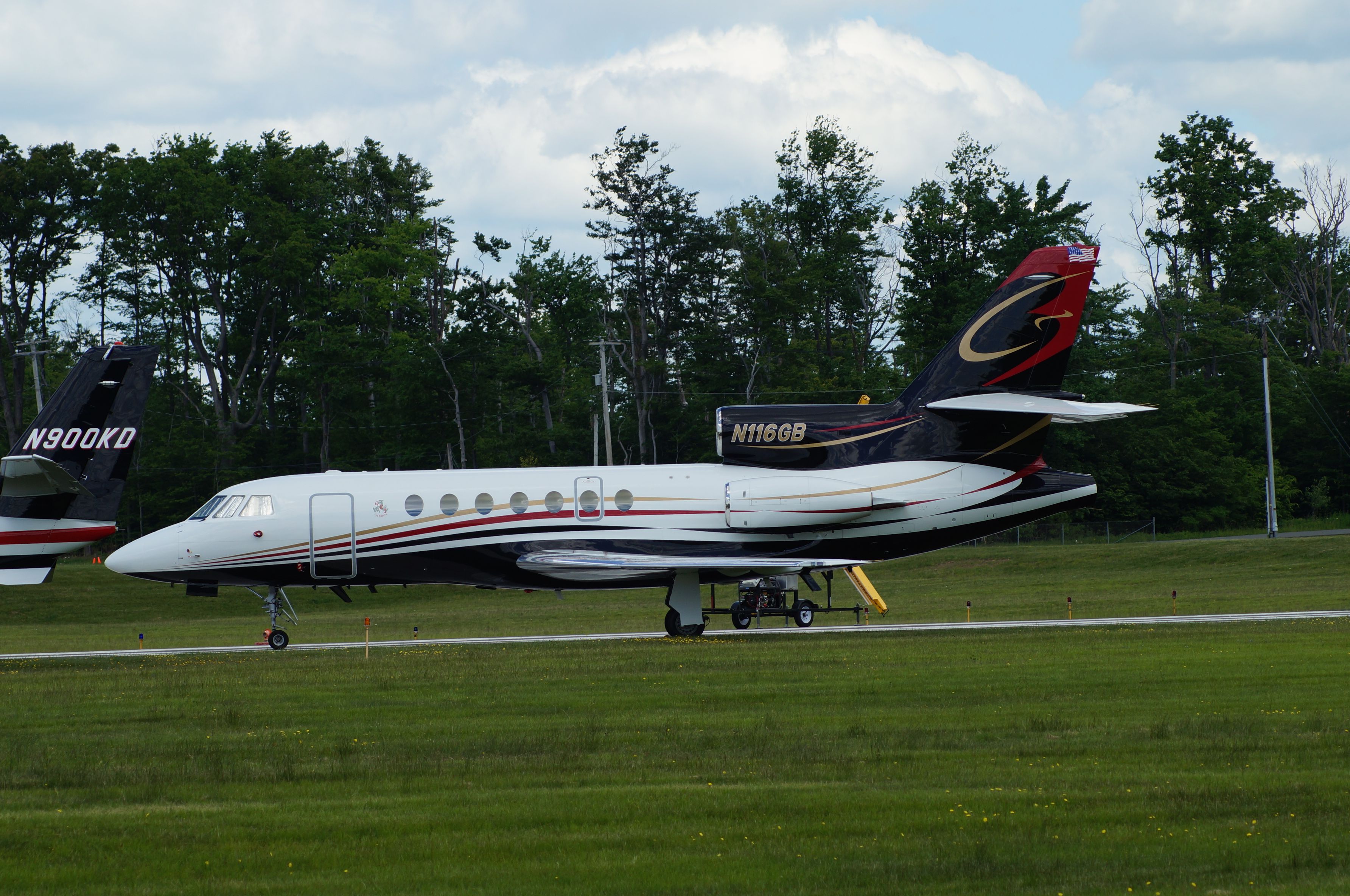 Dassault Falcon 50 (N116GB) - Stopped in at KMPO. Pocono 400 was running.