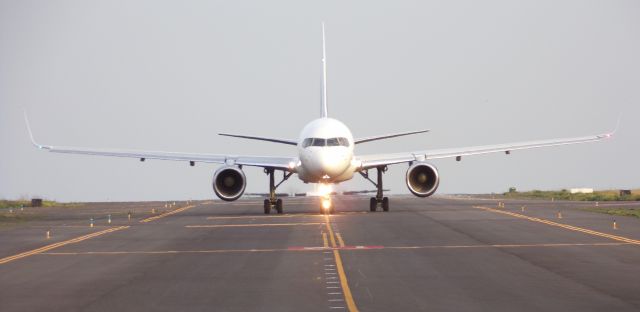 Boeing 757-200 (EC-NIV)