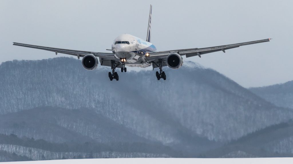 Boeing 777-200 (JA703A) - All Nippon Airways / Boeing 777-281br /Jan.11.2016 Hakodate Airport [HKD/RJCH] JAPAN