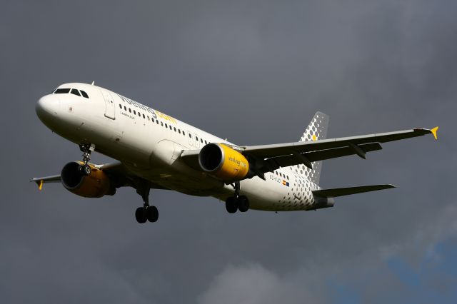 Airbus A320 (EC-KJD)