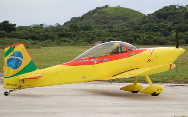 Vans RV-8 (PP-XCW)