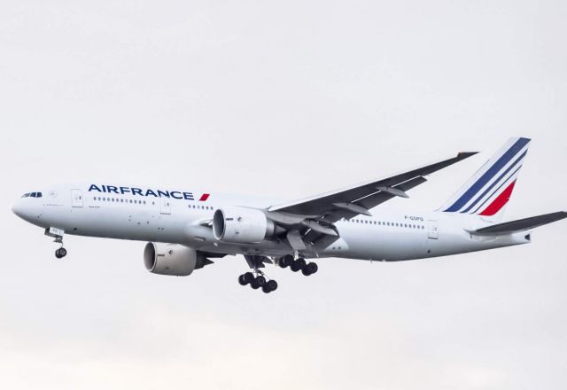 Boeing 777-200 (F-GSPQ) - Air France 378 operating with the Boeing 777-228 on final approach for runway 22R at Detroit Metro Airport from Charles De Gualle. Sept 2018.