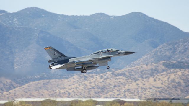 Lockheed F-16 Fighting Falcon —