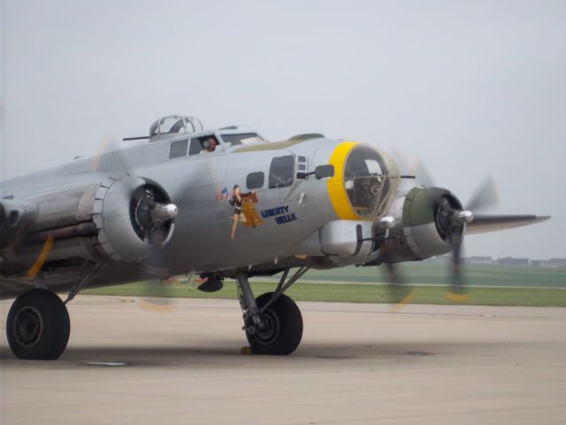 Boeing B-17 Flying Fortress (N390TH)