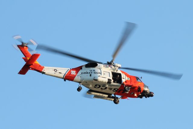 N6042 — - US Coast Guard Copter RESCUE6042 working a search at Lighthouse Point Park in New Haven, CT. July 5, 2014 -19:38est. They were in comm w/KHVN Tower on 124.8 as they worked in their airspace.