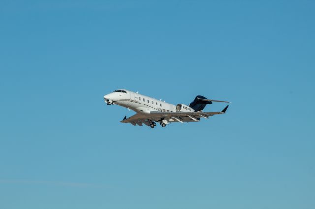 Canadair Challenger 350 (N354WG)